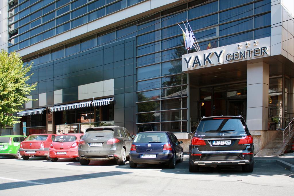 Hotel Yaky Center Питешти Экстерьер фото
